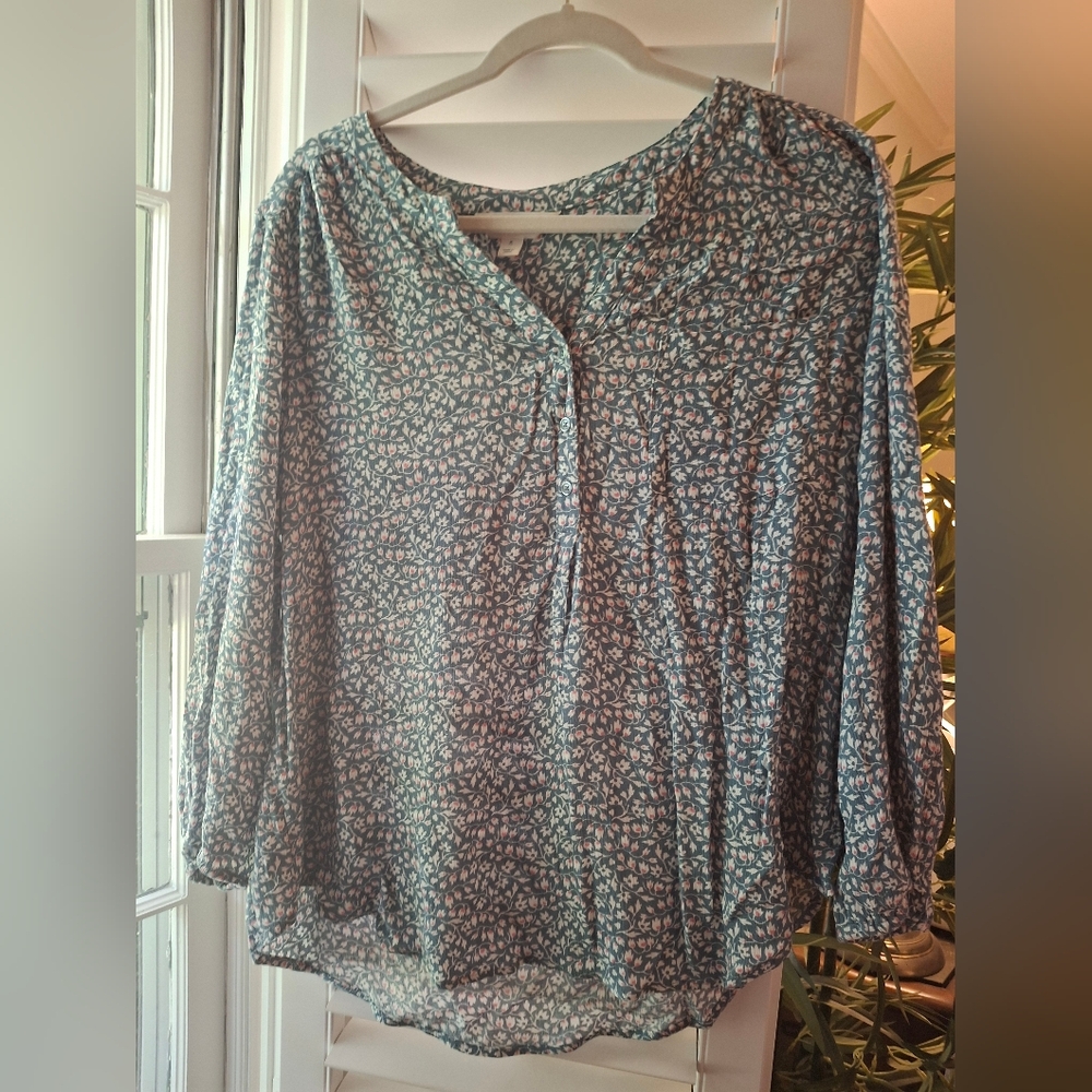 Market & Spruce Blue and White Blouse